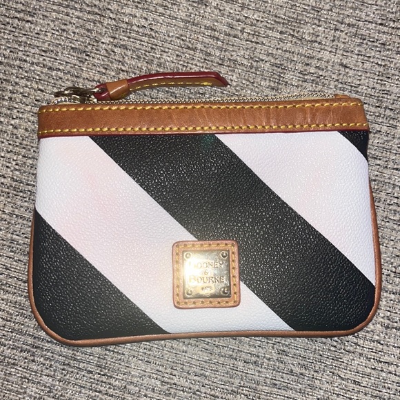 Dooney & Bourke White and Black Wristlet - Picture 1 of 7